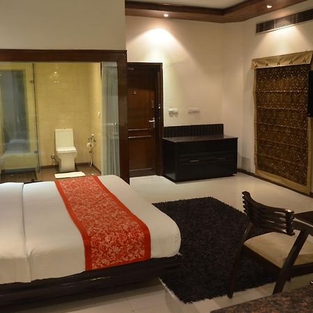 Hotel Klg International Zirakpur Luaran gambar