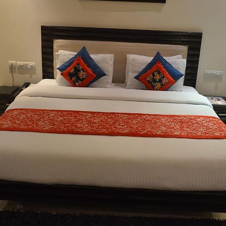 Hotel Klg International Zirakpur Luaran gambar