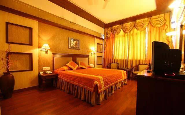 Hotel Klg International Zirakpur Luaran gambar