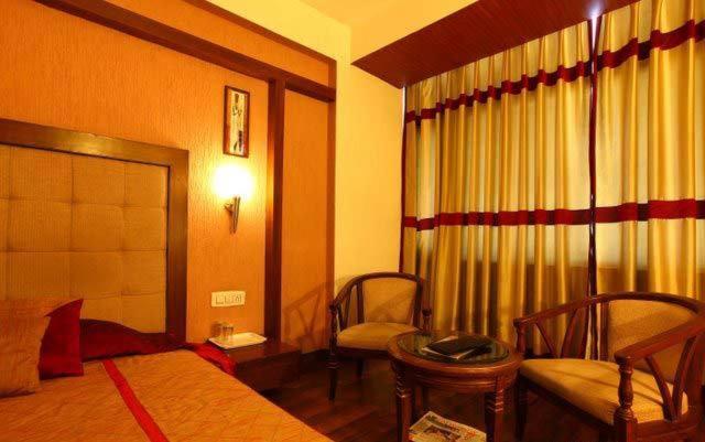 Hotel Klg International Zirakpur Luaran gambar