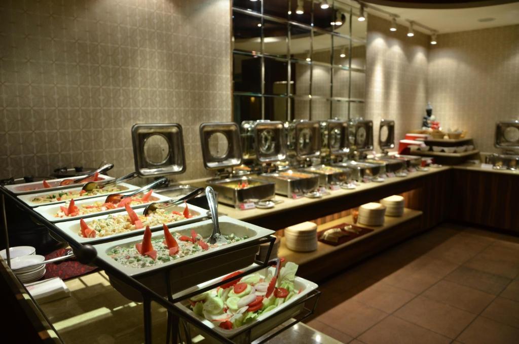 Hotel Klg International Zirakpur Luaran gambar