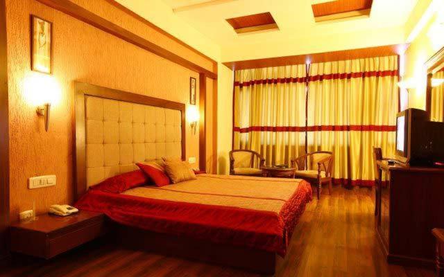 Hotel Klg International Zirakpur Luaran gambar