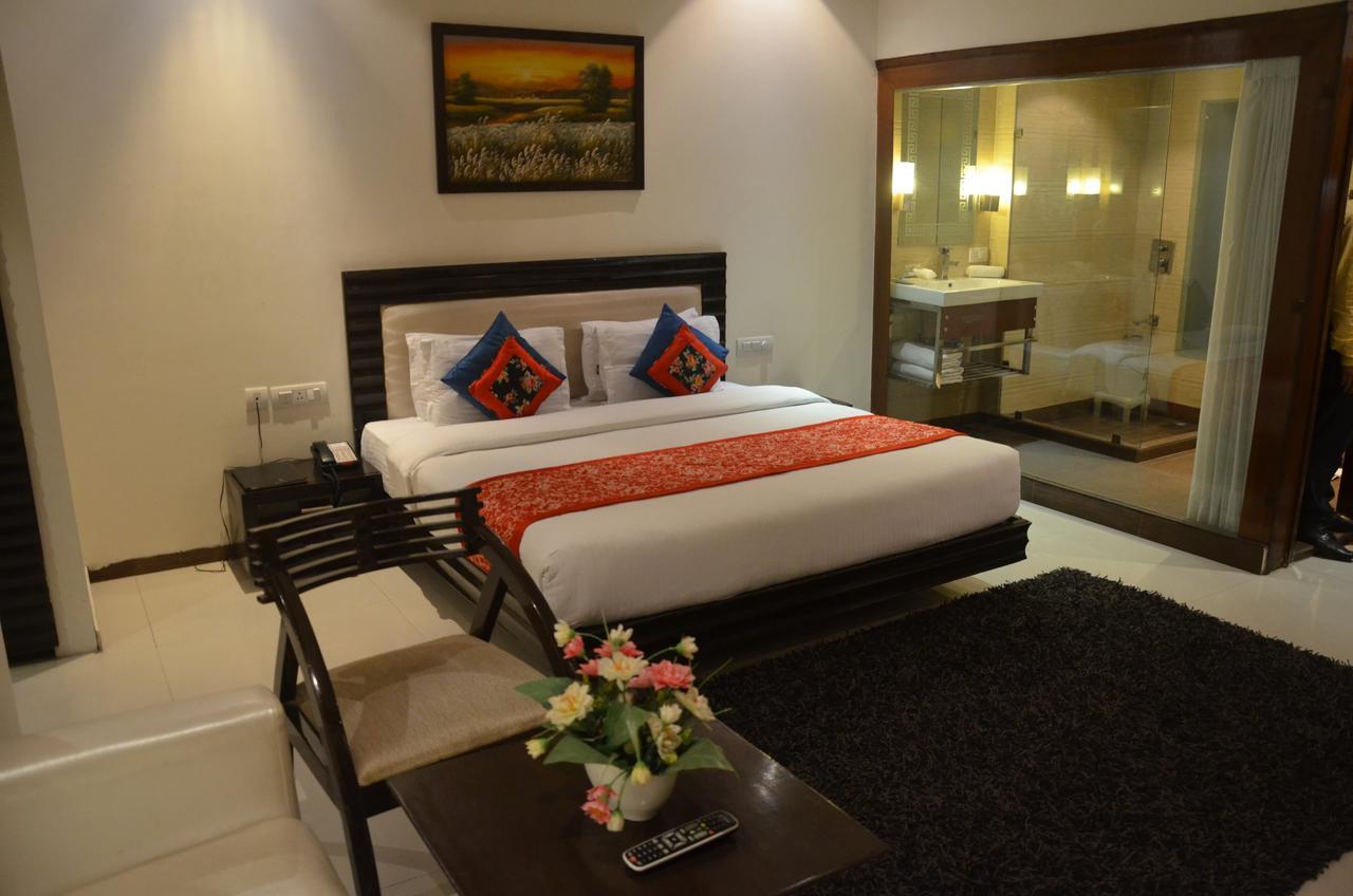 Hotel Klg International Zirakpur Luaran gambar